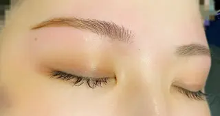 アイブロウ With SAKUのヘアスタイル