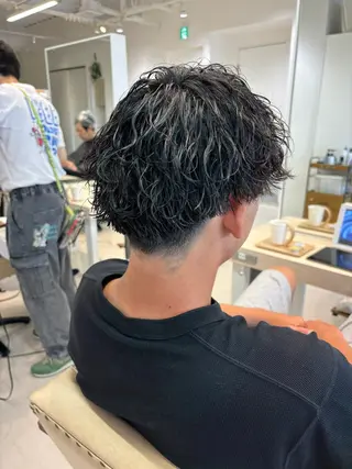 パーマ メンズ ニュアンスパーマ/ フェザー/マッシュのヘアスタイル