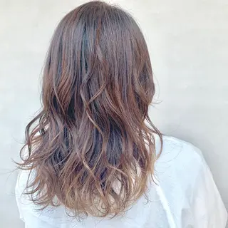 セミロング カラー ︎︎🧸 ユリ ︎︎🧸のヘアスタイル
