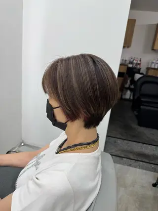 ショート レイヤーカット ベージュ/KANAのヘアスタイル