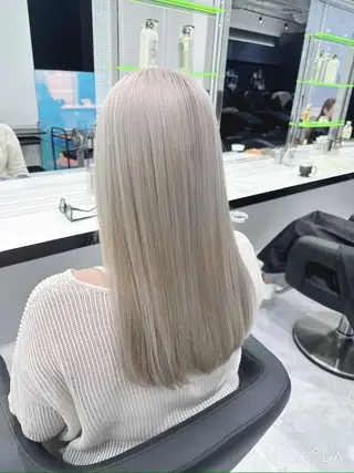セミロング カラー 🫧ハイトーン🫧 ベージュ🫧徹哉のヘアスタイル