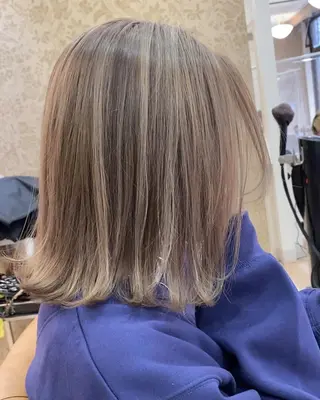 ショート カラー yosuke 梅田/バレイヤージュのヘアスタイル