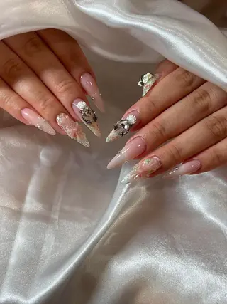 ネイル MQueen ネイルサロンマルのネイルデザイン