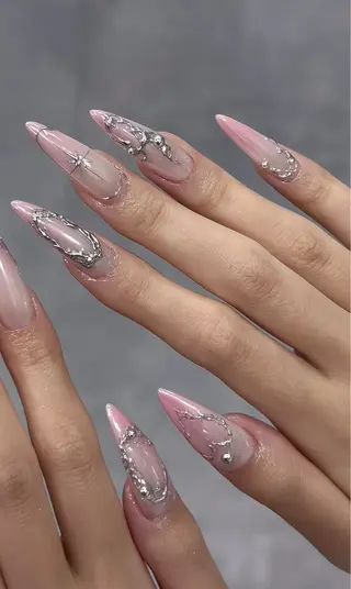 ネイル Rei _Nail 新宿のネイルデザイン