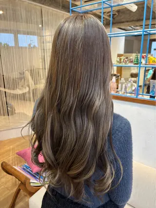 ロング 伊藤 かなのヘアスタイル