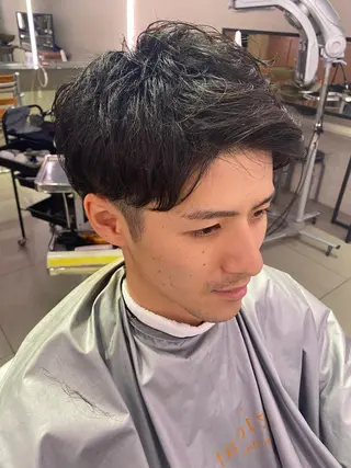 ショート カラー パーマ メンズ 推しカラー オタク美容師 山本のヘアスタイル