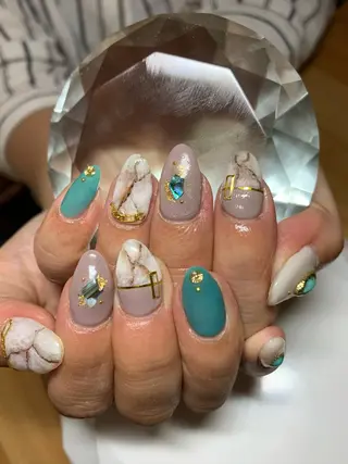 ネイル LAVISH nail salonのネイルデザイン