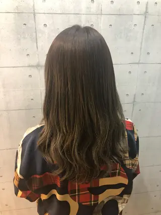 ロング カラー 金沢 広美のヘアスタイル