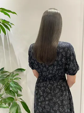 セミロング オリーブ、カーキ系 No.1シラトリのヘアスタイル