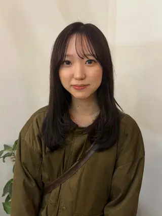 ミディアム カラー anna/ラフパーマ /くすみベージュのヘアスタイル