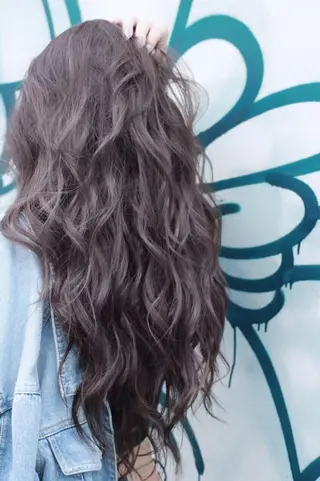 ロング カラー パーマ 大阪レミーエクステ チビ編み込みのヘアスタイル