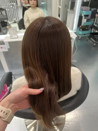 セミロング ならざきつぐみ /天王寺/ハイトーンのヘアスタイル