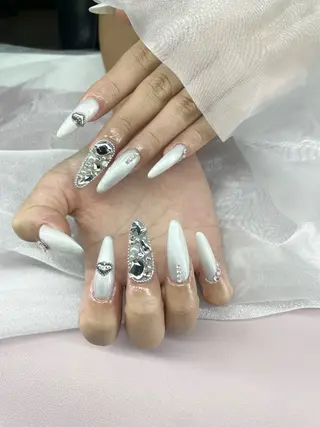 ネイル Rie Beauty所属・リエ ビューティのネイルデザイン