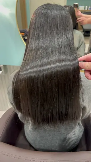 ロング カワカミ ユウダイのヘアスタイル