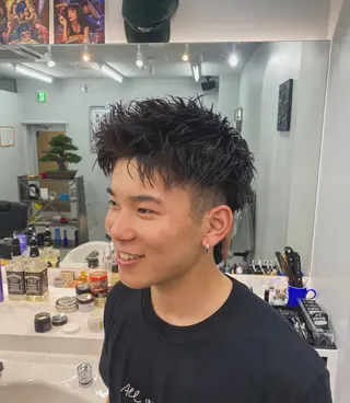 ショート カラー パーマ ヘアアレンジ メンズ フェードモデル限定 🔥高円寺Maiのヘアスタイル