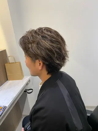 カラー メンズ 白髪ぼかしハイライト ／レイヤー中島啓太のヘアスタイル