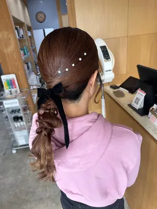 ミディアム miloc MOMOKAのヘアスタイル