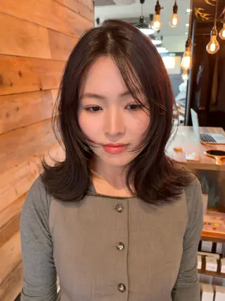 ミディアム カラー パーマ レイヤー/透明感/ ブリーチなし/わかなのヘアスタイル