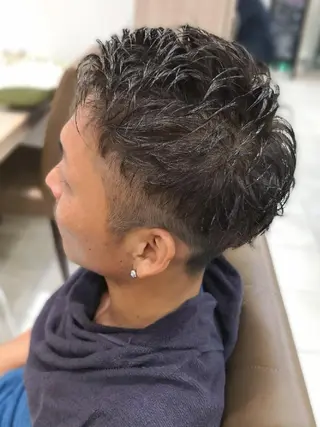 ショート 🩶ハイライトカラー 🩶ASH西葛西鈴木のヘアスタイル