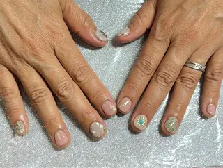 ネイル VIERU 🌈🎀💖のネイルデザイン