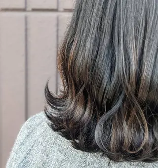 セミロング ヨシデン 大将のヘアスタイル