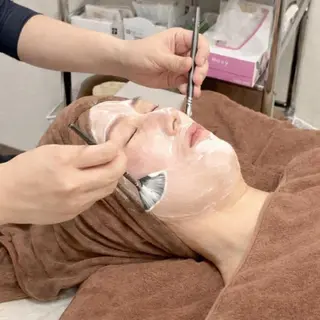 【小顔・毛穴ケア】 セラピスト 和田紋子のエステ・リラクイメージ