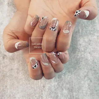 ネイル Nail &eye TROISのネイルデザイン