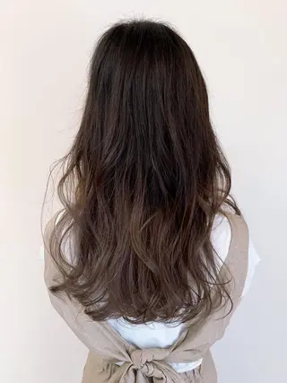 ロング カラー 今雪 聡美のヘアスタイル