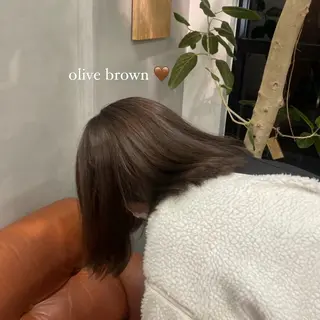 カラー 蓑輪璃央 ショートカットのヘアスタイル