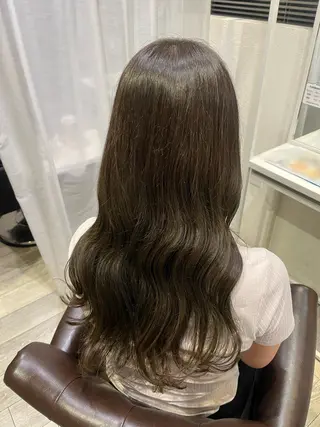 ロング カラー 福本 梓のヘアスタイル