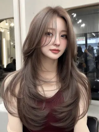 ロング カラー 祖慶 歩のヘアスタイル