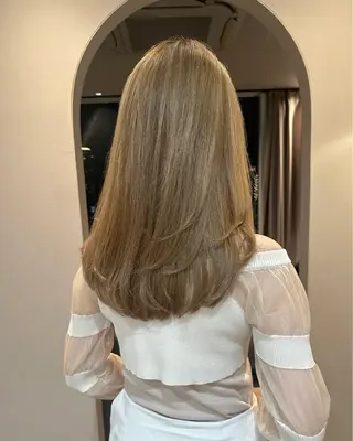 セミロング MIYU透明感カラー ブリーチなしWカラーのヘアスタイル