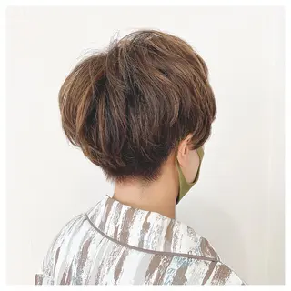 ショート カラー 癖毛、多毛の方歓迎 三浦　麻衣のヘアスタイル