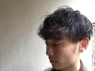 ショート カラー パーマ メンズ 島田 竜也のヘアスタイル