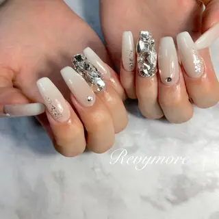 ミディアム ネイル nail salon Revymoreのネイルデザイン