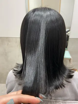 ミディアム カラー しみず さきのヘアスタイル