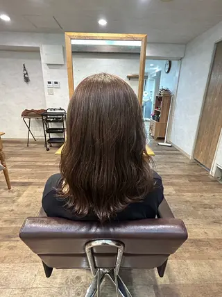 セミロング 吉田 萌花のヘアスタイル