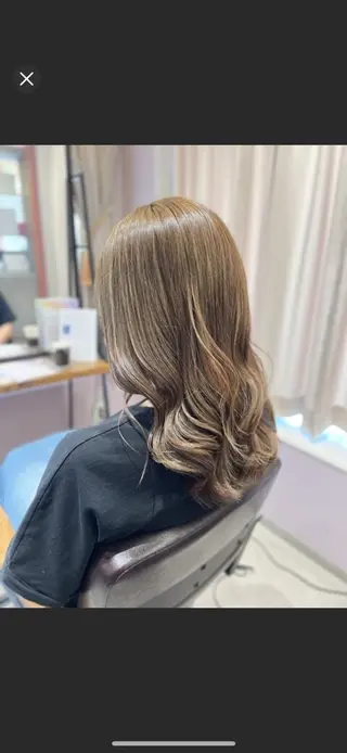 セミロング 森 いずなのヘアスタイル