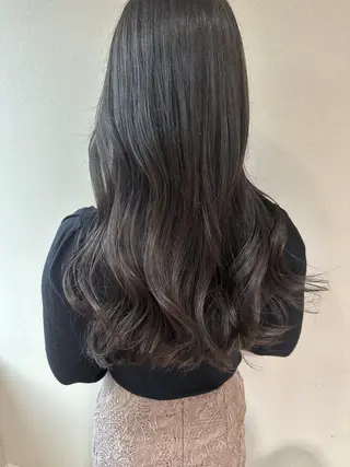 ロング カラー 平尾 樹里のヘアスタイル