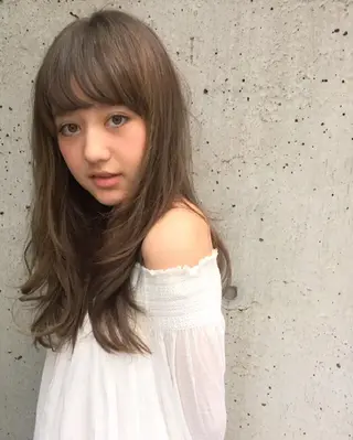 ミディアム セミロング ロング カラー 白髪ぼかしハイライト バレイヤージュヤマトのヘアスタイル