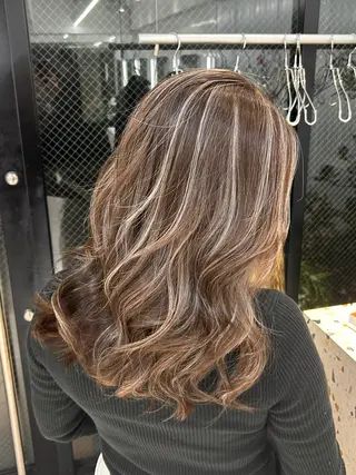 セミロング カラー ✨レイヤーカット 海外ヘア/原宿✨のヘアスタイル
