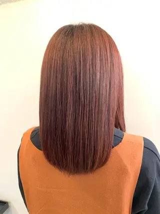 ミディアム カラー トップ スタイリストのヘアスタイル