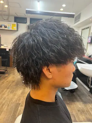 ショート パーマ メンズ 二本木 秀成のヘアスタイル