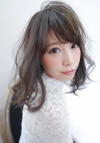セミロング カラー 統括ディレクター kuriのヘアスタイル