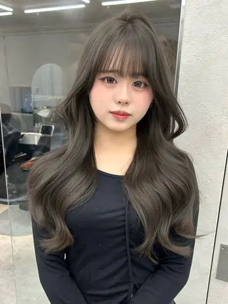 ロング カラー ヘアアレンジ fumika🎀 ベージュのヘアスタイル
