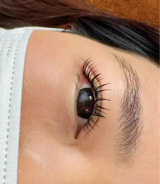 マツエク・マツパ inni hair design works所属・Nomura Syukaのマツエク・マツパデザイン