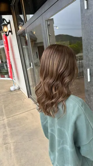 ロング カラー 鵜飼 真伍のヘアスタイル