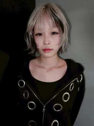 ショート カラー ヘアアレンジ MIYU/ケアブリ ーチカラー／デザインのヘアスタイル
