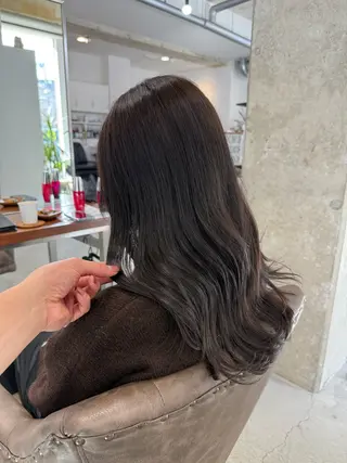 ロング カラー カイリ /レイヤーカットのヘアスタイル