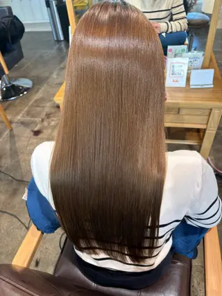 カラー miyu/ケアカラー /縮毛矯正のヘアスタイル